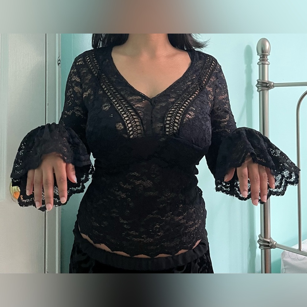 Black lace long sleeve with flared sleeves